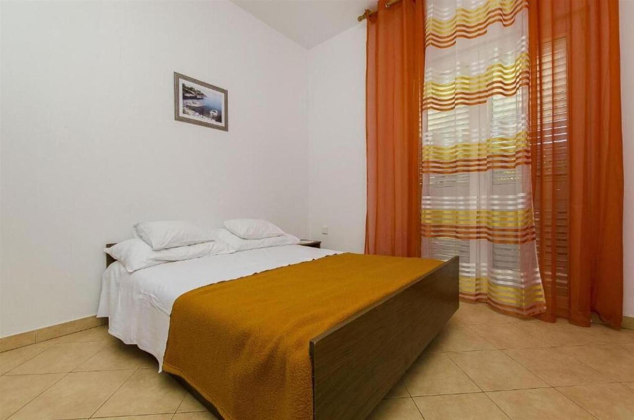 Apartments Nada Grebastica Luaran gambar